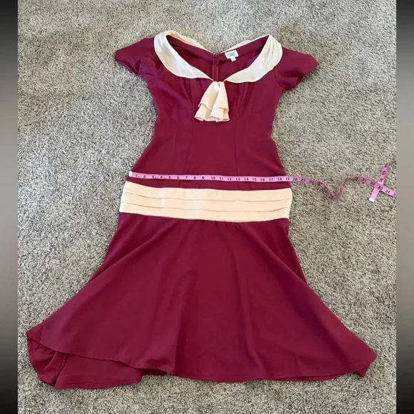 Unique Vintage 1920s Burgundy & Pink Wilshire Flapper Day Dress
Medium (6-8) - Picture 12 of 12